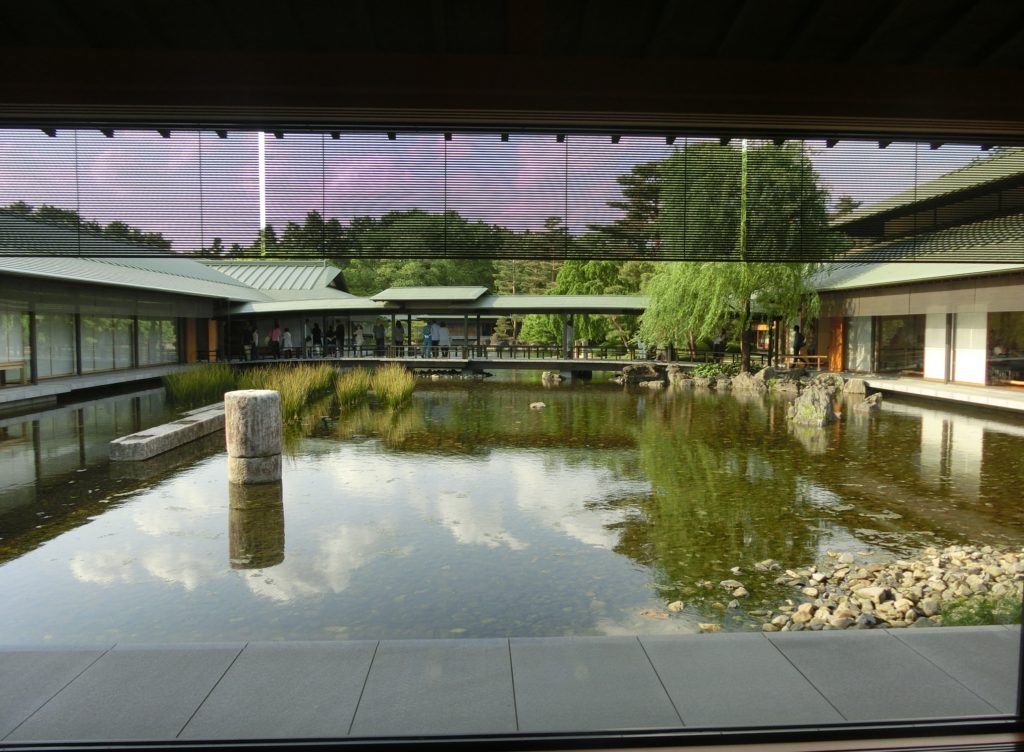 160504 京都迎賓館3庭園-廊橋